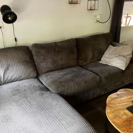 Chalet Bosrijk Midden In De Natuur-Eten&Drinken-Activiteiten-Ontspanning-En Nog Veel Meer 헨덜루 외부 사진