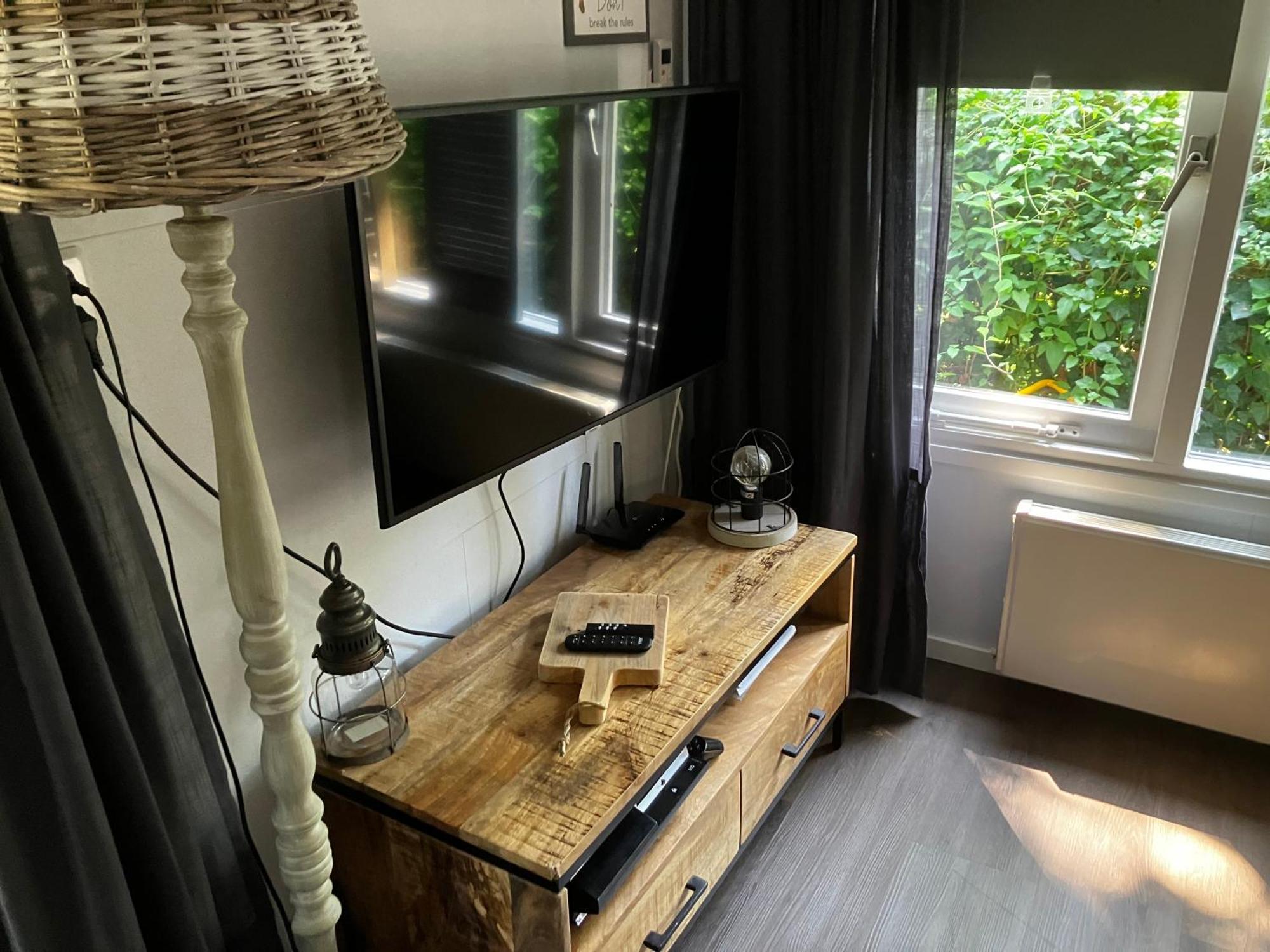 Chalet Bosrijk Midden In De Natuur-Eten&Drinken-Activiteiten-Ontspanning-En Nog Veel Meer 헨덜루 외부 사진