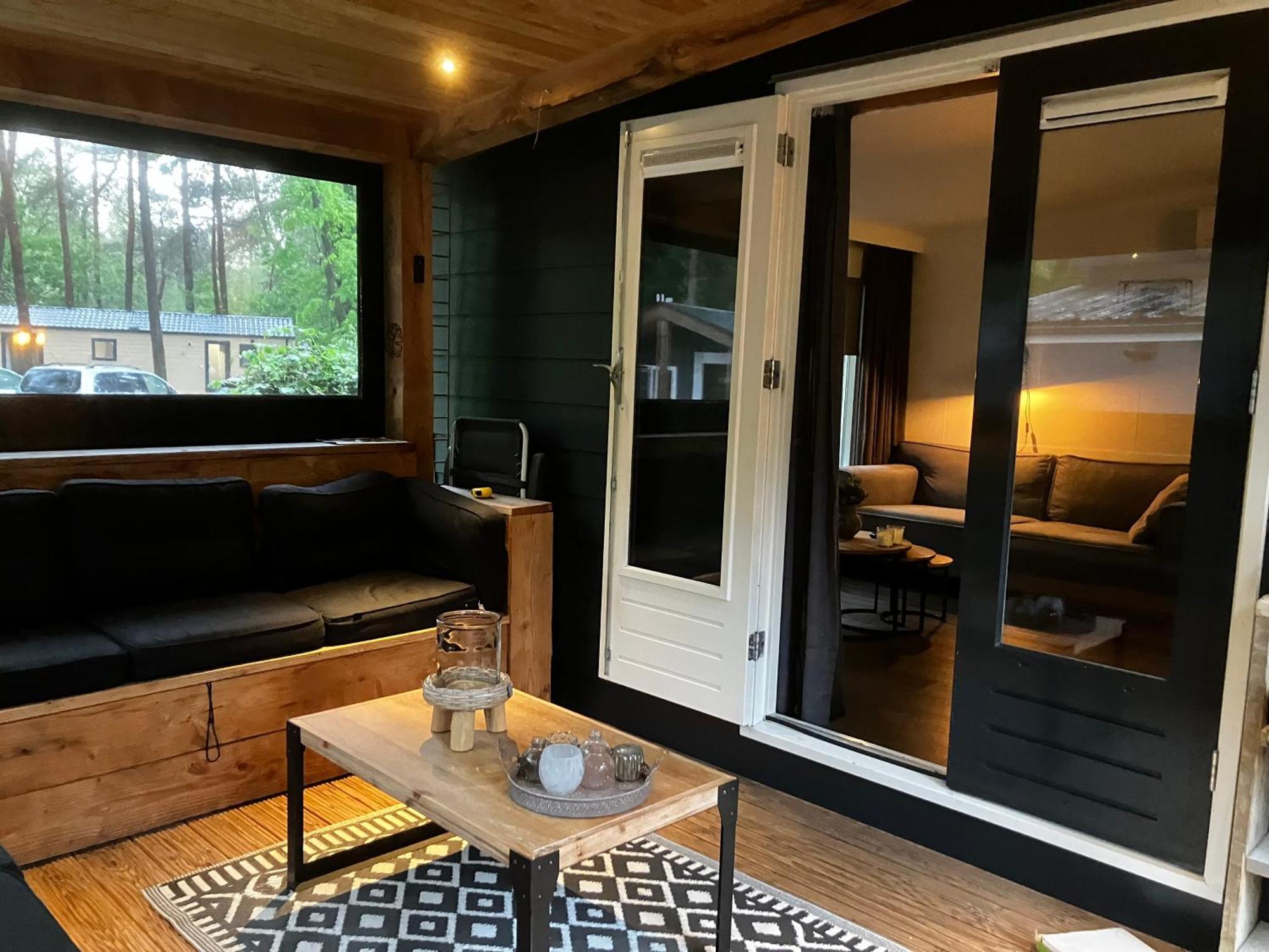 Chalet Bosrijk Midden In De Natuur-Eten&Drinken-Activiteiten-Ontspanning-En Nog Veel Meer 헨덜루 외부 사진